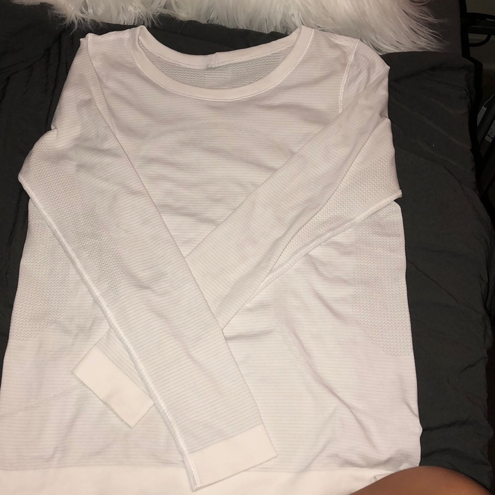 Lululemon workout top